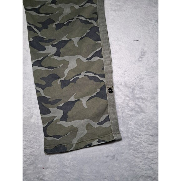 Torrid Camo Camouflage Feel the Fit Stretch Jeans Capris Women's Size 22 - Picture 10 of 10